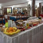 Konukevi Pineas